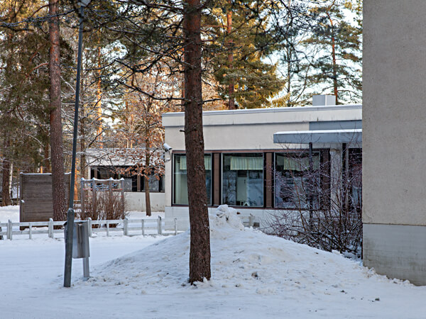 H&auml;rk&auml;vehmaan koulu
